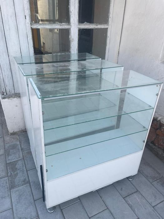 Срочно продам Ветрина для магазин