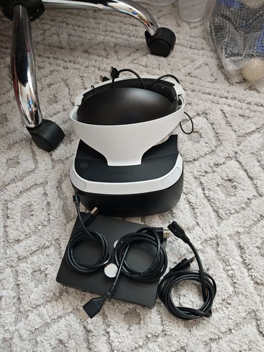 Ps4 pro cu sistem VR și 2 controler move