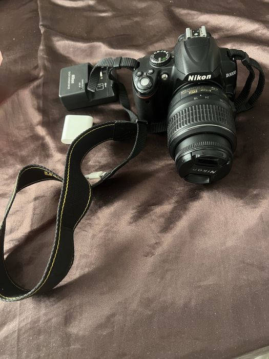 Фотоапарат Nikon D3000 + AF-S DX NIKKOR 18-55mm VR