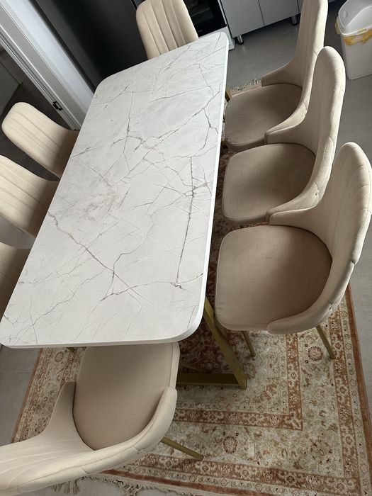 Кухонный стол и 8 стульев