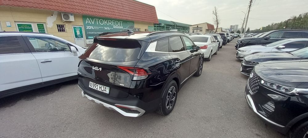 Срочно  KIA SPORTAGE 2023