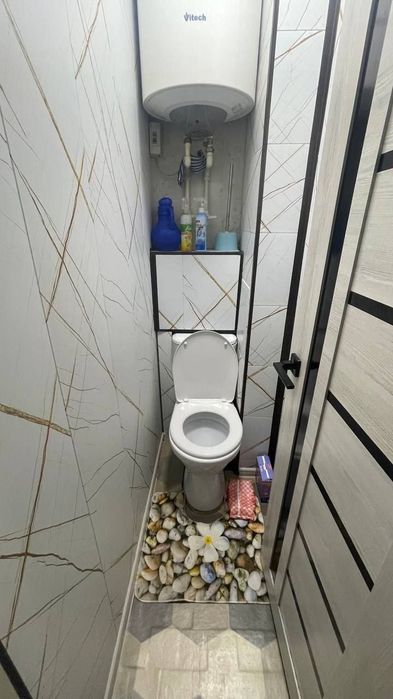 3 xonalik srochna sotiladi