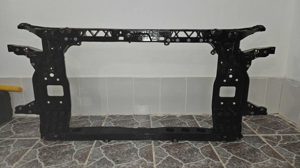 Суппорт радиатора (телевизор)