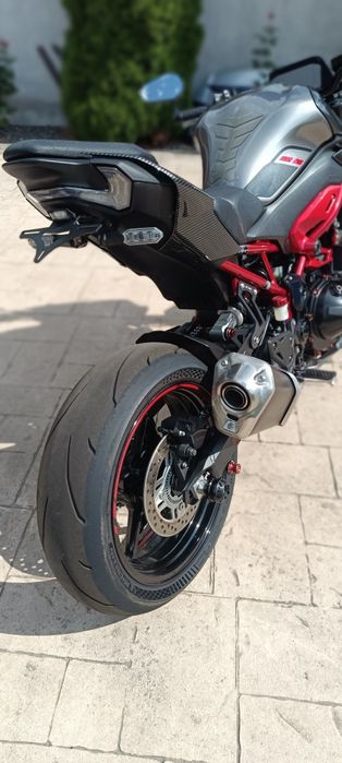 Kawasaki Z900.  2025