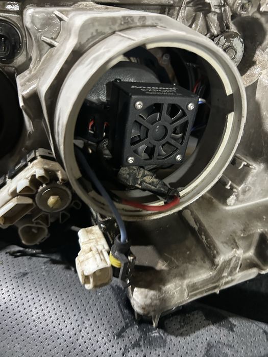 Фара Тойота 40 оригнал