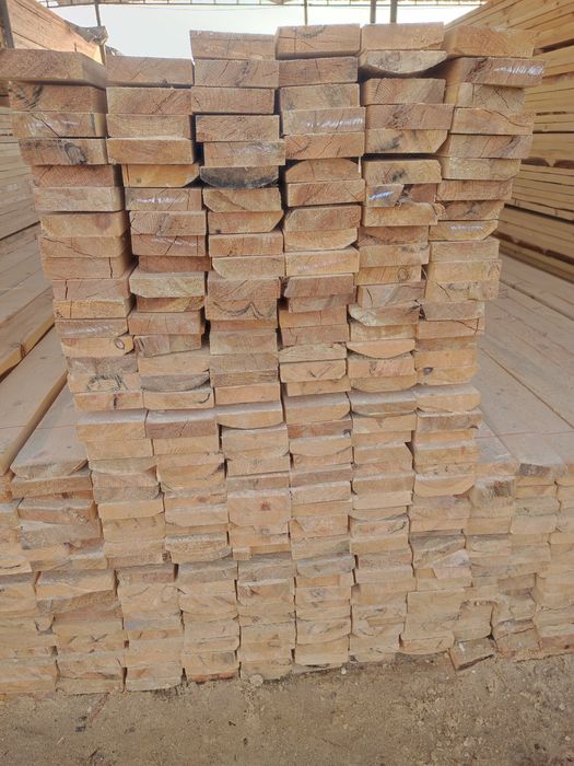 Лес доски Пиломатериал