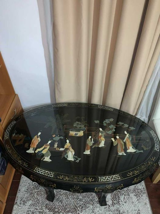 Masuta ovala cu sase scaune Intarsie negru