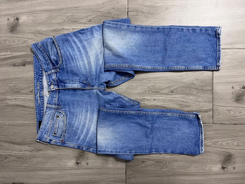 Blugi Calvin Klein de vanzare
