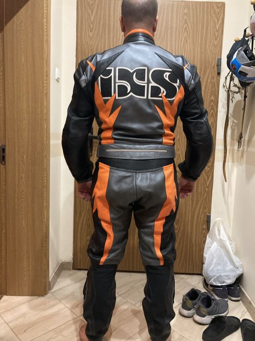 Мото екип IXS. Две части