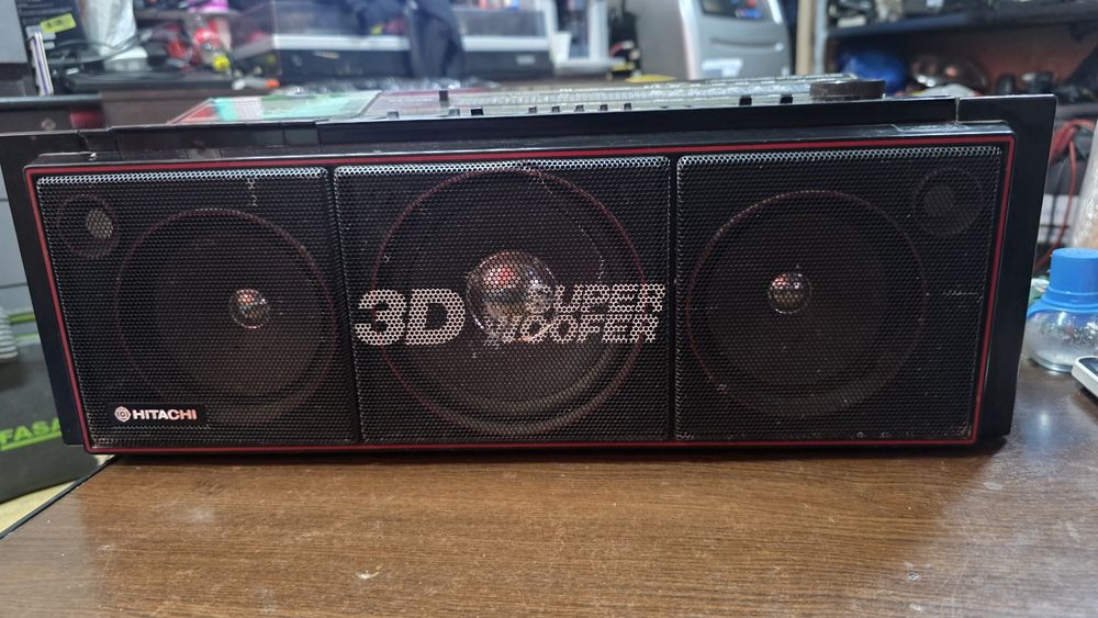 Radiocasetofon ani 80 Hitachi 3D Super Woofer boombox