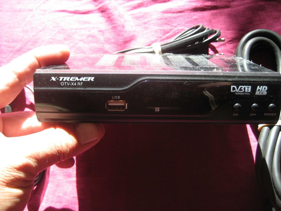 Продавам цифров декодер X-TREMER DTV-X4 RF