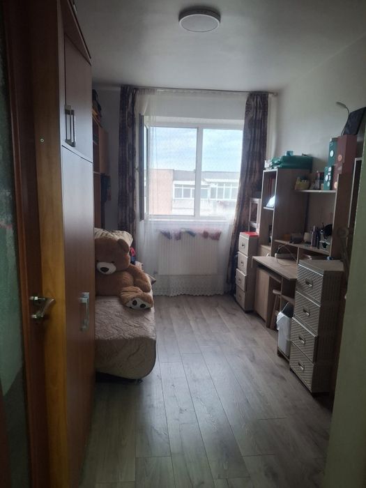 Vand apartament!!
