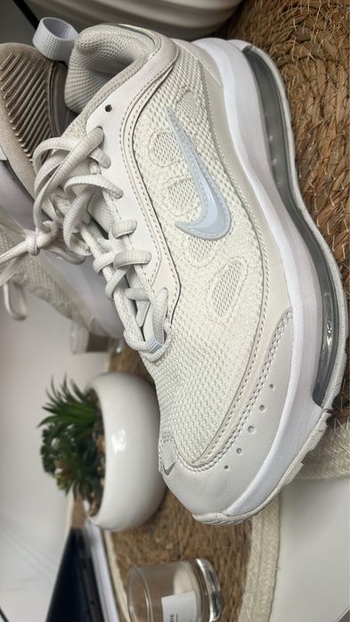 Nike Air Max AP носени броени пъти