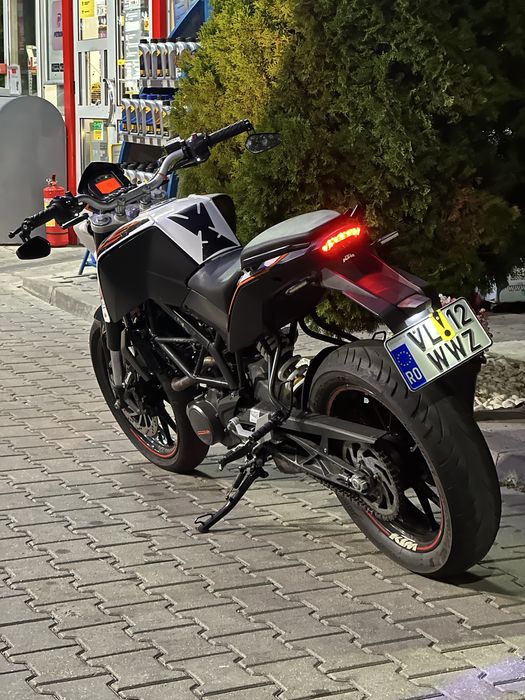 KTM DUKE 125, din 2011