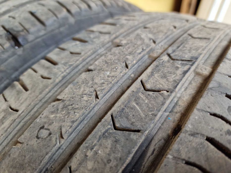 4 бр. летни гуми 185/65/15 Continental