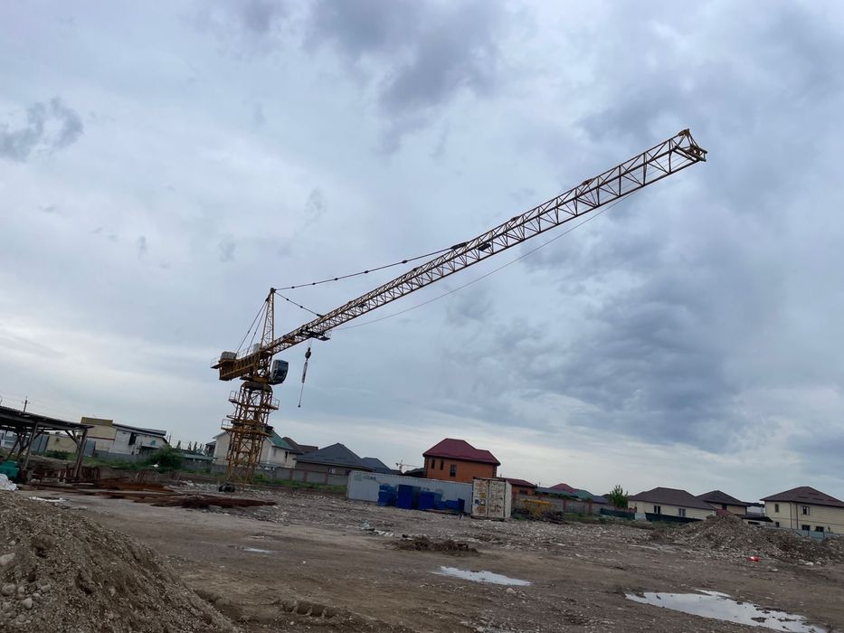 Башеный кран QTZ 125  10 тонн