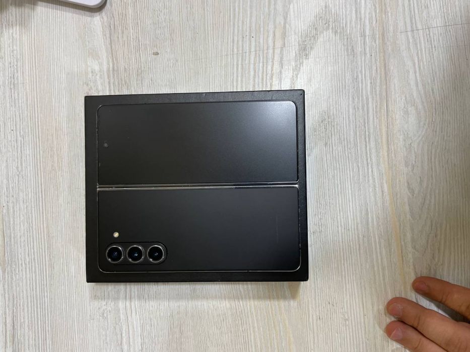 Продам смартфон Samsung Z Fold 5 12/256 Gb