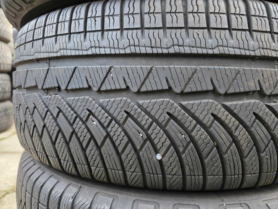 4бр Зимни гуми 235 55 17 - Michelin