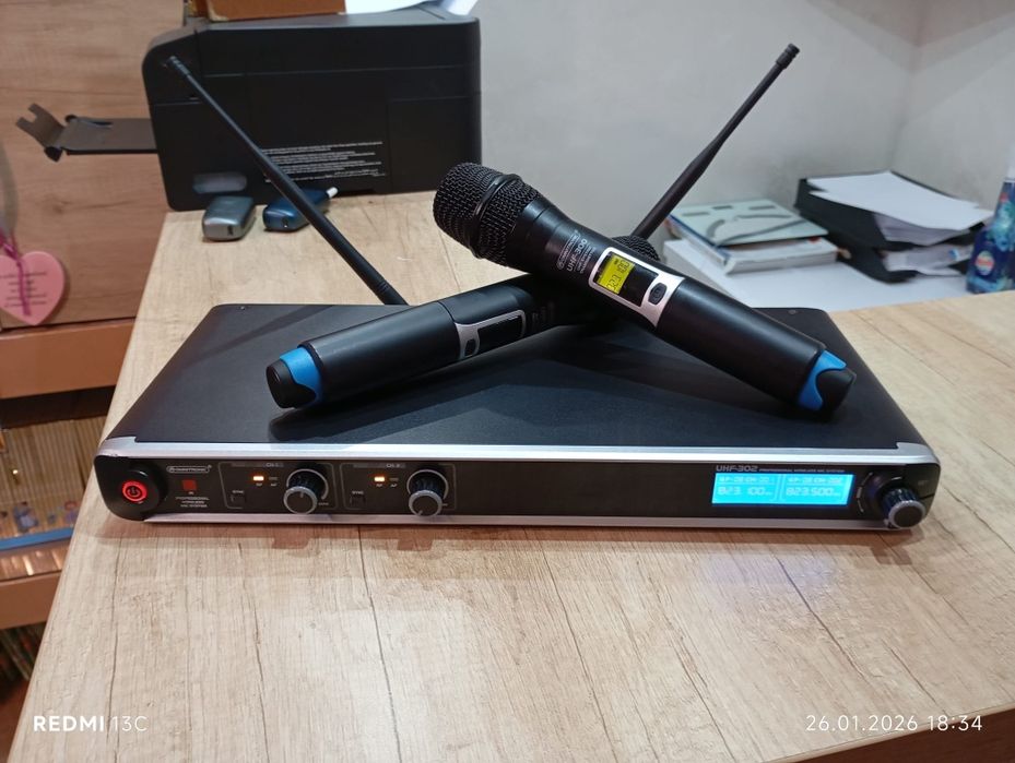 Vând microfoane wireless profesionale Omnitronic UHF-302