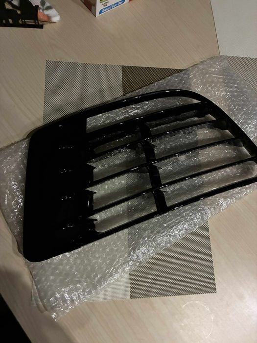 Странични решетки KITT, Съвместими с VW Golf VI R Golf 2008-2012 R20