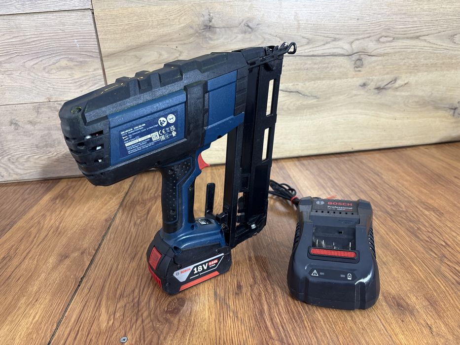 Pistol cuie Bosch GNH 18V-64 M