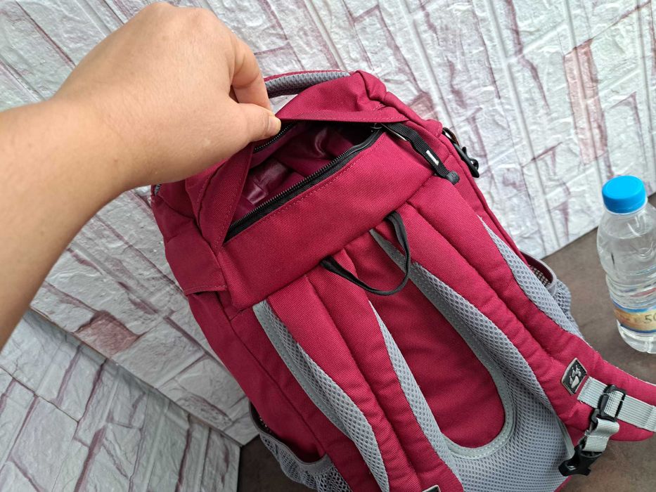 мъжка/дамска раница Jack Wolfskin-винена ,текстилна чанта,туристическа