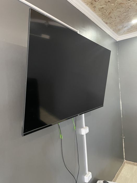 Срочно продается Sony PS5 +2 джойстика с гарантией!