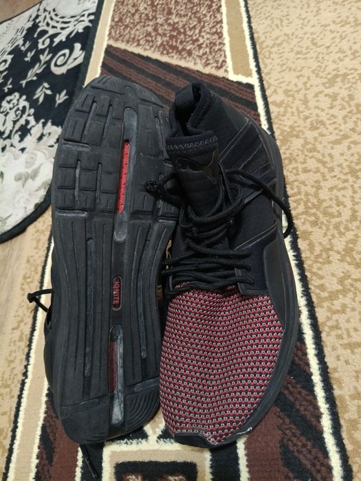 Продам кроссовки