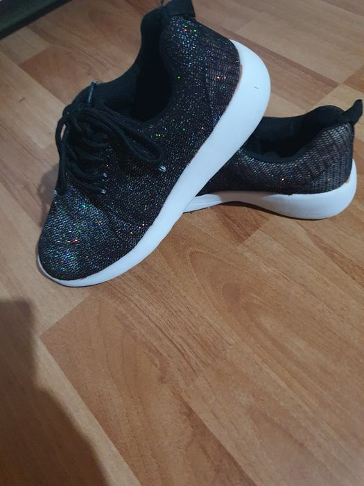 Маратонки с блясък 39 номер