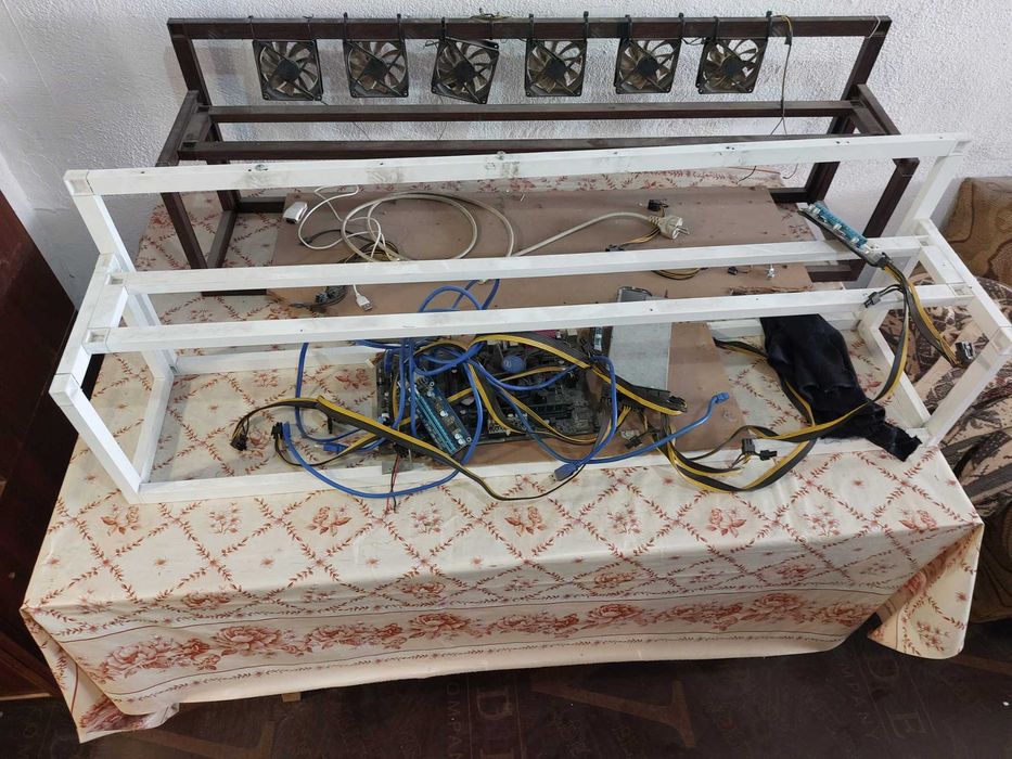 Стойка за риг с 8 карти