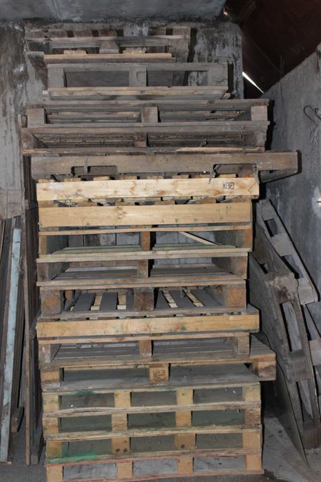 Деревянные паллеты большие