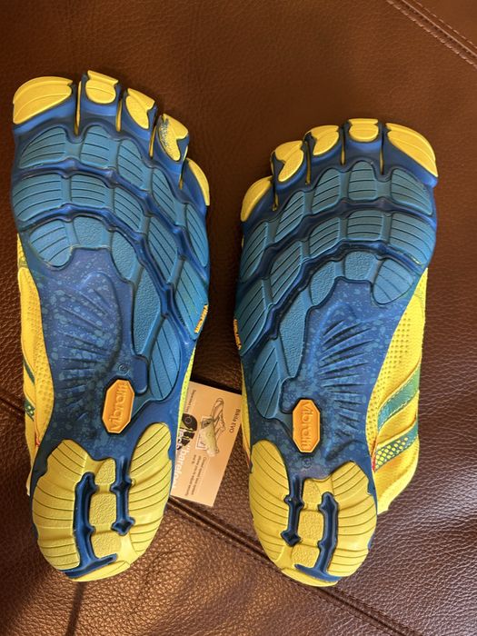 Обувки с пръсти vibram