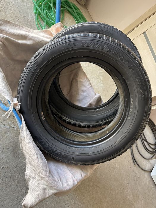 Қыстық дөңгелектер сатылады.