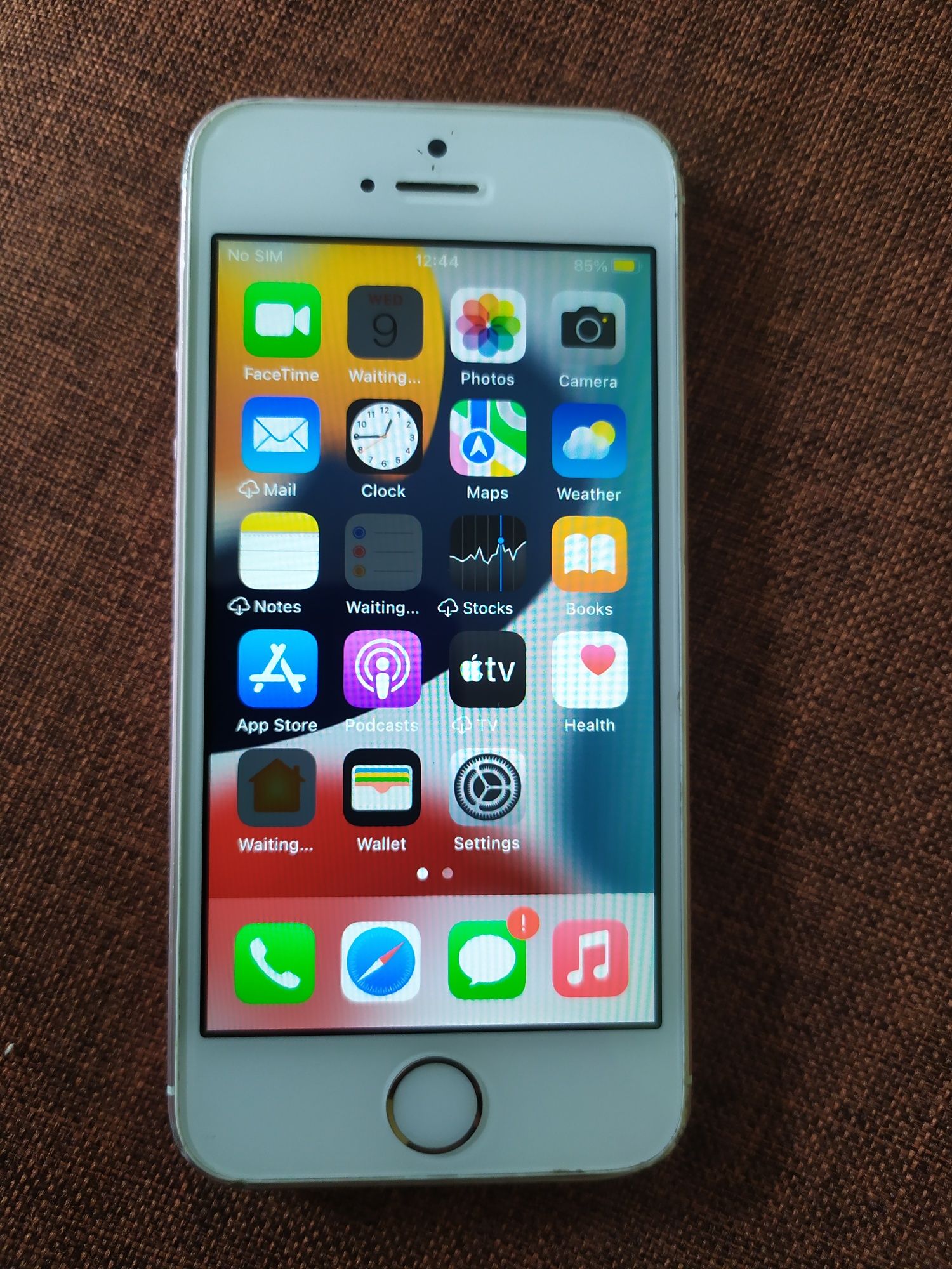 Телефон iPhone SE гр. Ямбол Възраждане • OLX.bg
