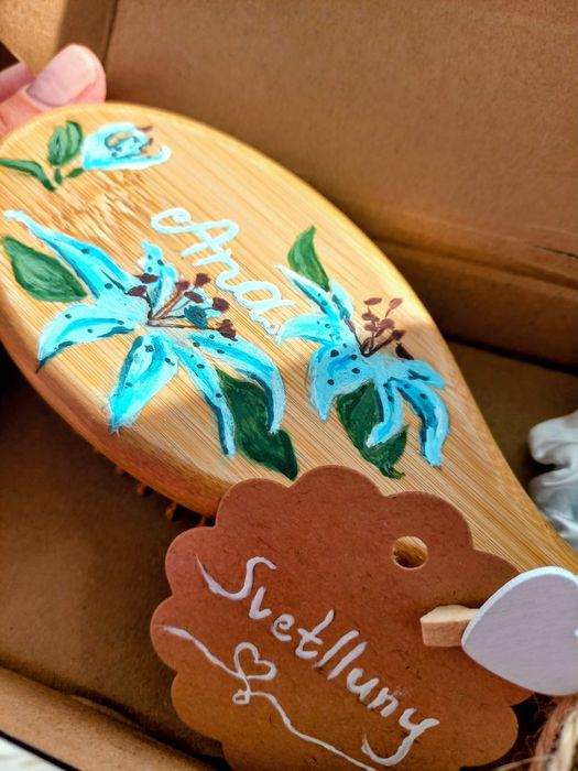 Ръчно рисувани четки за коса