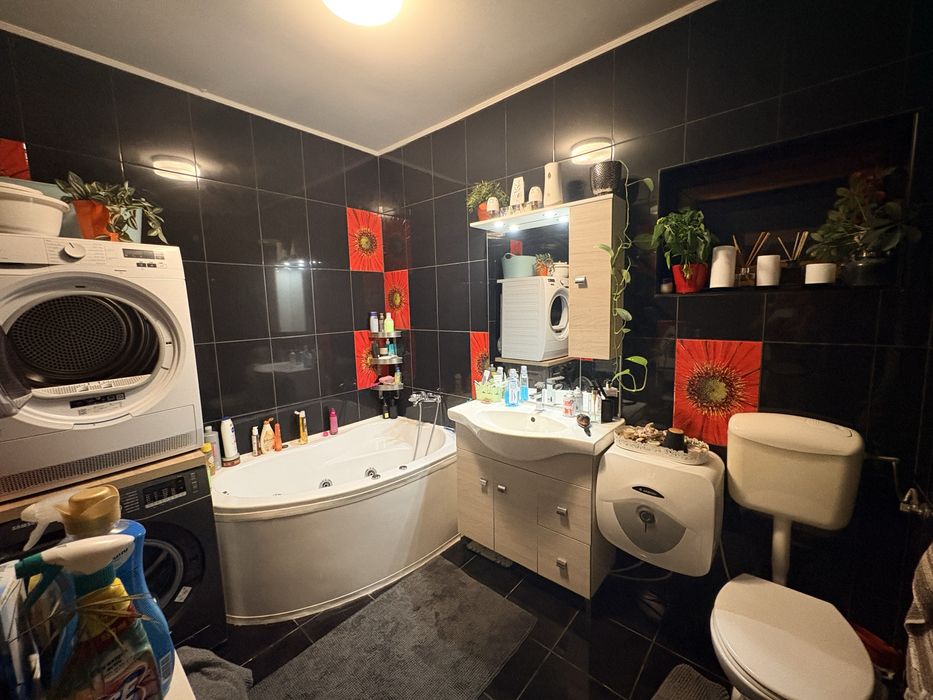Vand apartament 3 camere