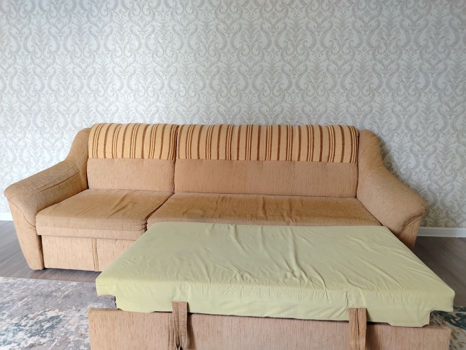 Продам кресло и диван б/у.