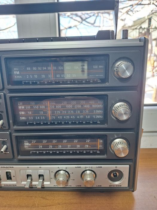 Radio Grundig satelit 3000