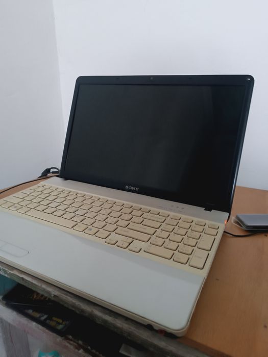 Продаю ноудбук рабочем состоянии