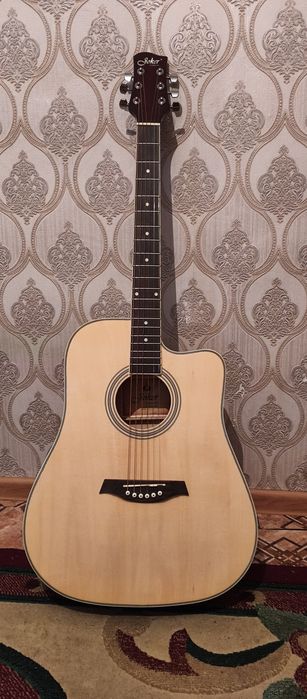 Гитара аккустика