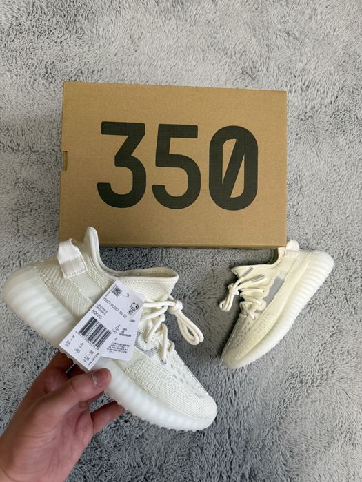 Yeezy 350 V2 Bone