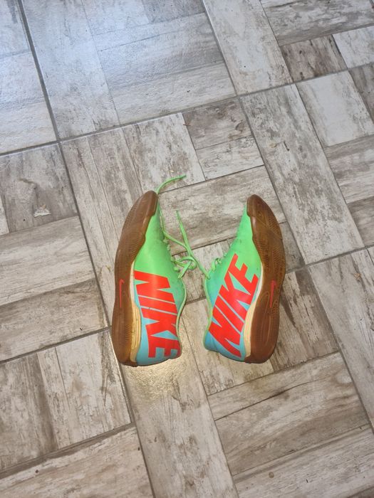 Vand adidasi de fotbal Nike Mercurial