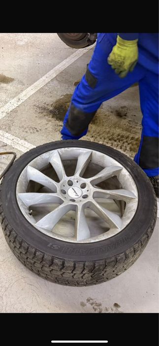 Покрышки 4 штуки продам 21 диаметр