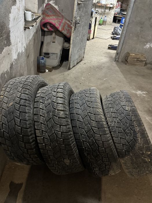 Комплект шин для внедорожника