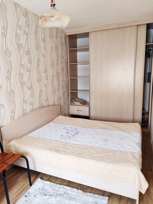 Сдается 2 ком центр ДК .