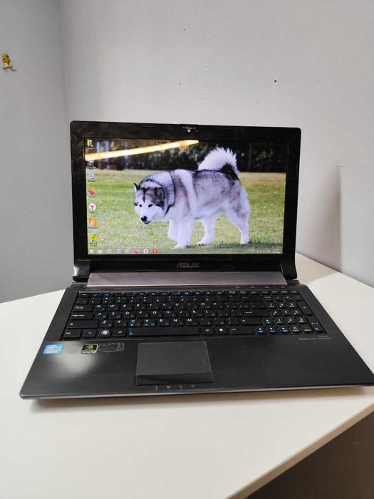 Ноутбук Asus core i5 все работает отлично