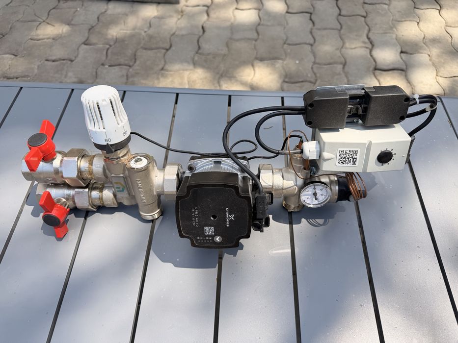 Kit complet Purmo pentru incalzire in pardoseala cu pompa Grundfos