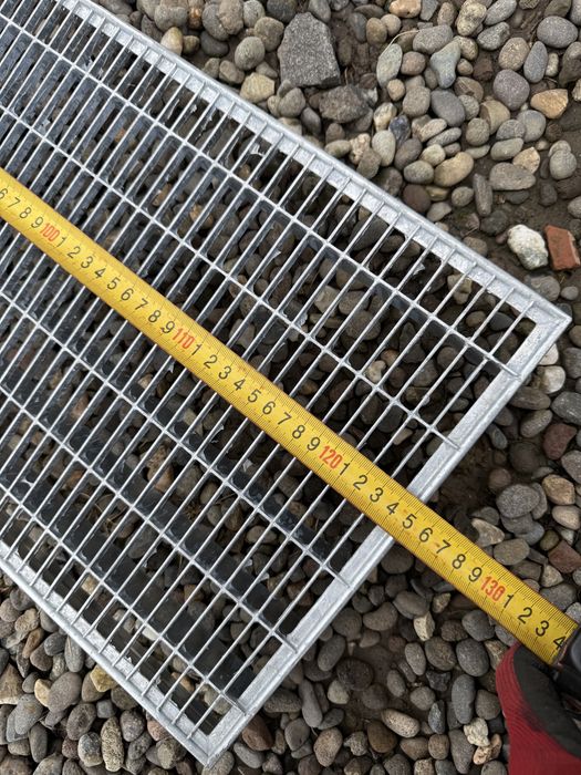 Trepte ,Rigole ,grilaje zincate 125cm//30