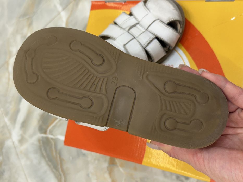 Детская обувь кроссовки