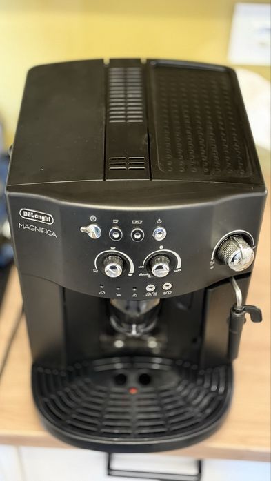 Espressor DeLonghi Magnifica